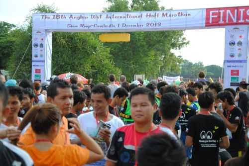 ANGKOR WAT HALF MARATHON 2013